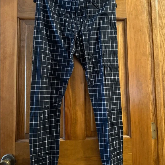 Old Navy NWT women’s large Black Checkered leggings/dress pants - Picture 3 of 3